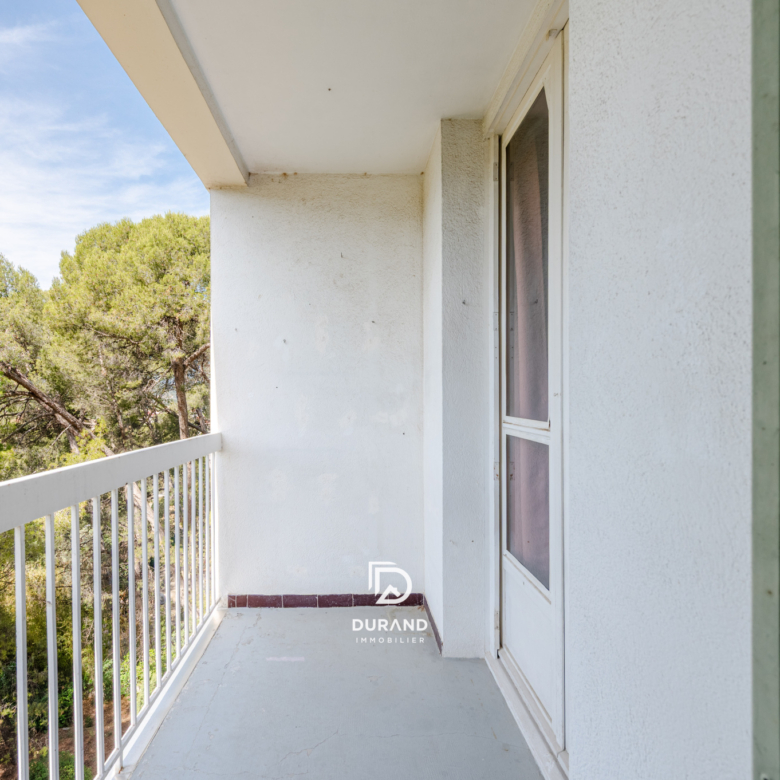 APPARTEMENT - TERRASSES - LES CAUSSETTES - 13400 AUBAGNE