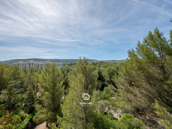 APPARTEMENT - TERRASSES - LES CAUSSETTES - 13400 AUBAGNE