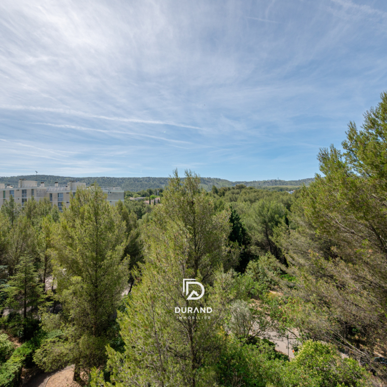 APPARTEMENT - TERRASSES - LES CAUSSETTES - 13400 AUBAGNE