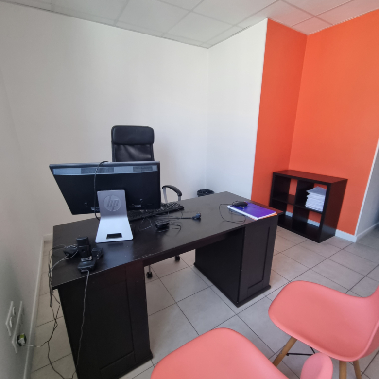 BUREAU PRIVATIF À LOUER AU SEIN D'UN ESPACE PROFESSIONNEL PARTAGÉ