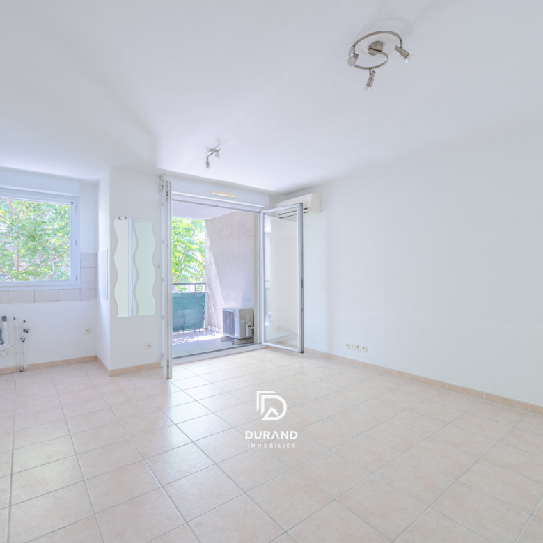 APPARTEMENT - GARAGE- LA ROSE 13003