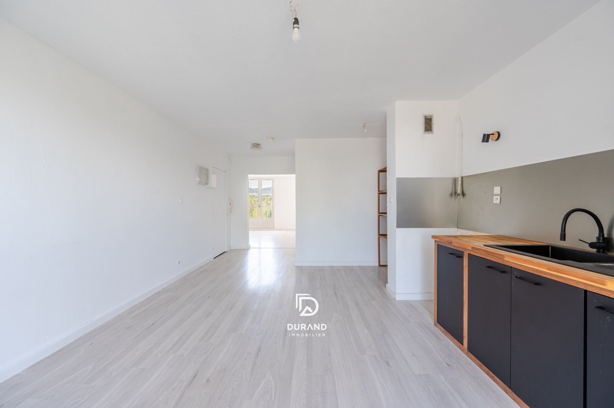 APPARTEMENT - TERRASSES - LES CAUSSETTES - 13400 AUBAGNE