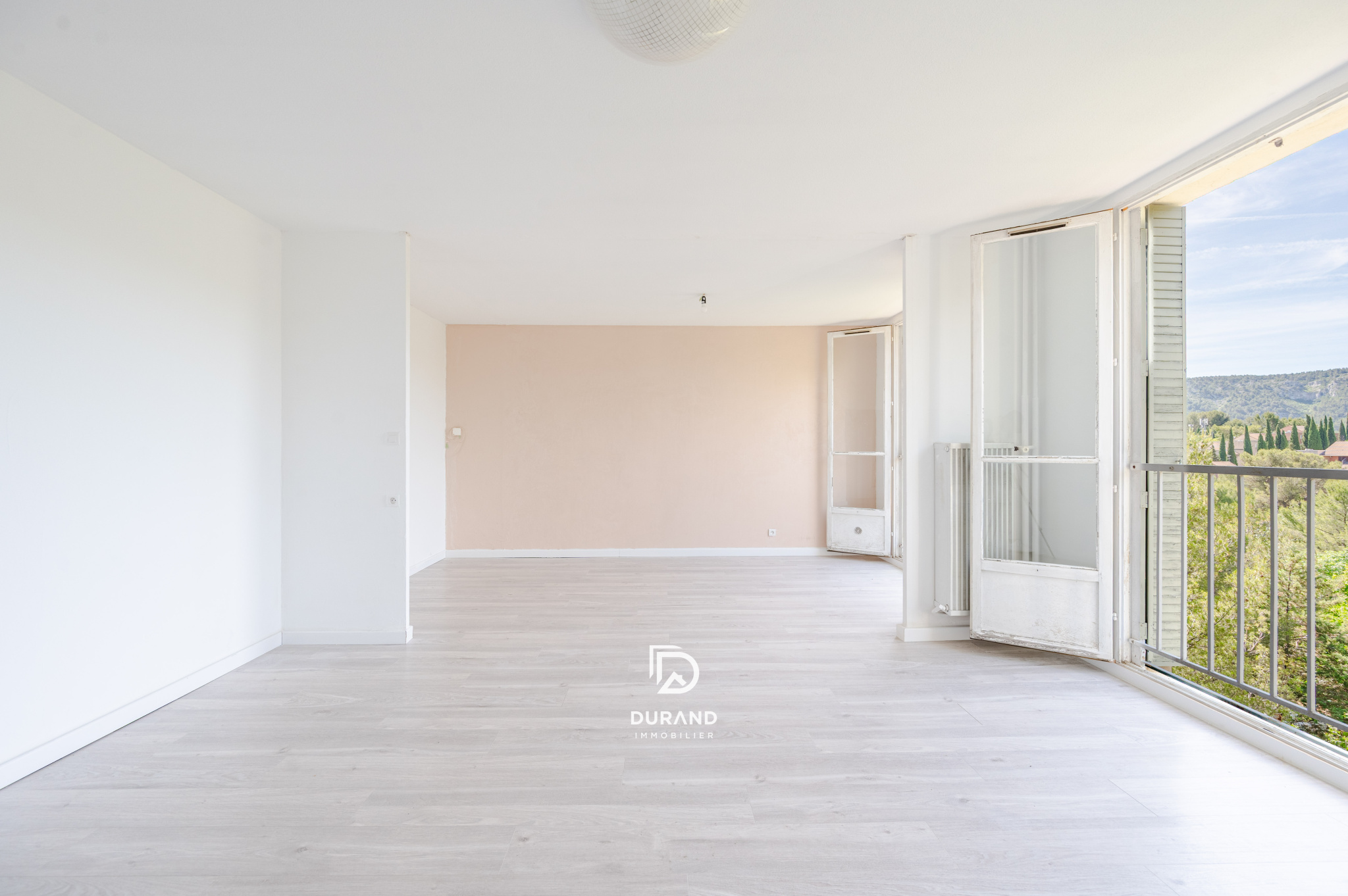 APPARTEMENT - TERRASSES - LES CAUSSETTES - 13400 AUBAGNE