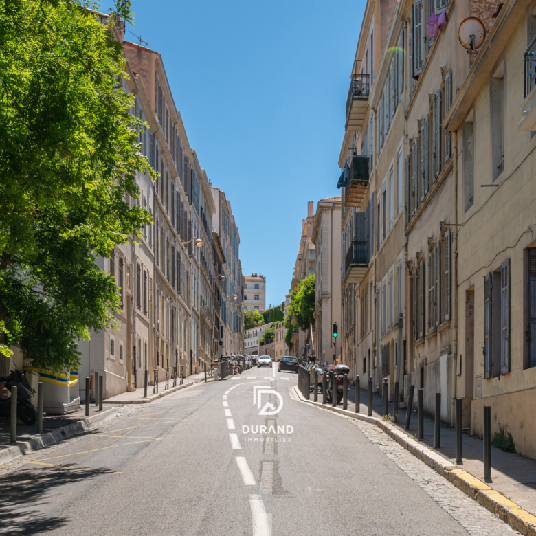 APPARTEMENT - SAINT VICTOR - 13007 MARSEILLE