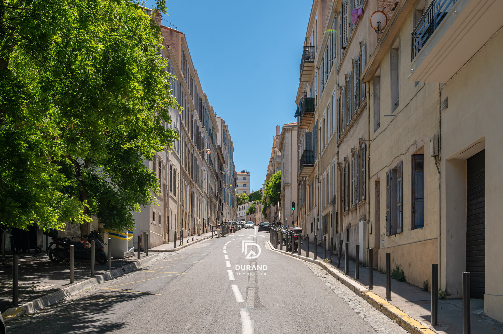APPARTEMENT - SAINT VICTOR - 13007 MARSEILLE