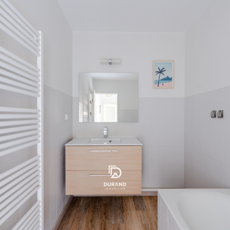 APPARTEMENT - SAINT VICTOR - 13007 MARSEILLE