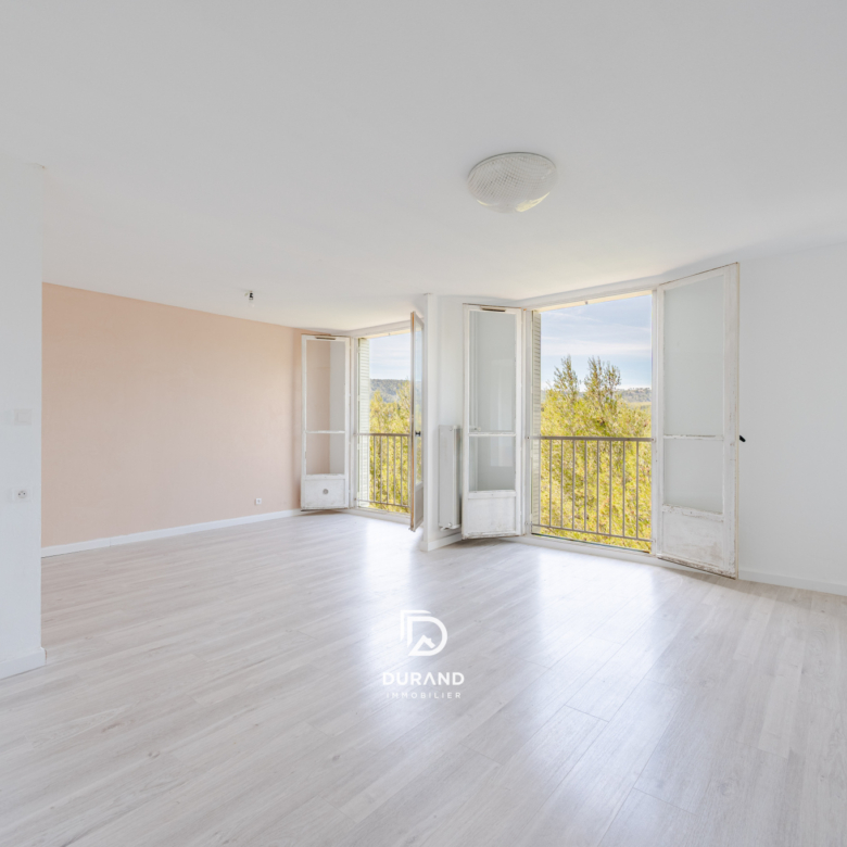 APPARTEMENT - TERRASSES - LES CAUSSETTES - 13400 AUBAGNE