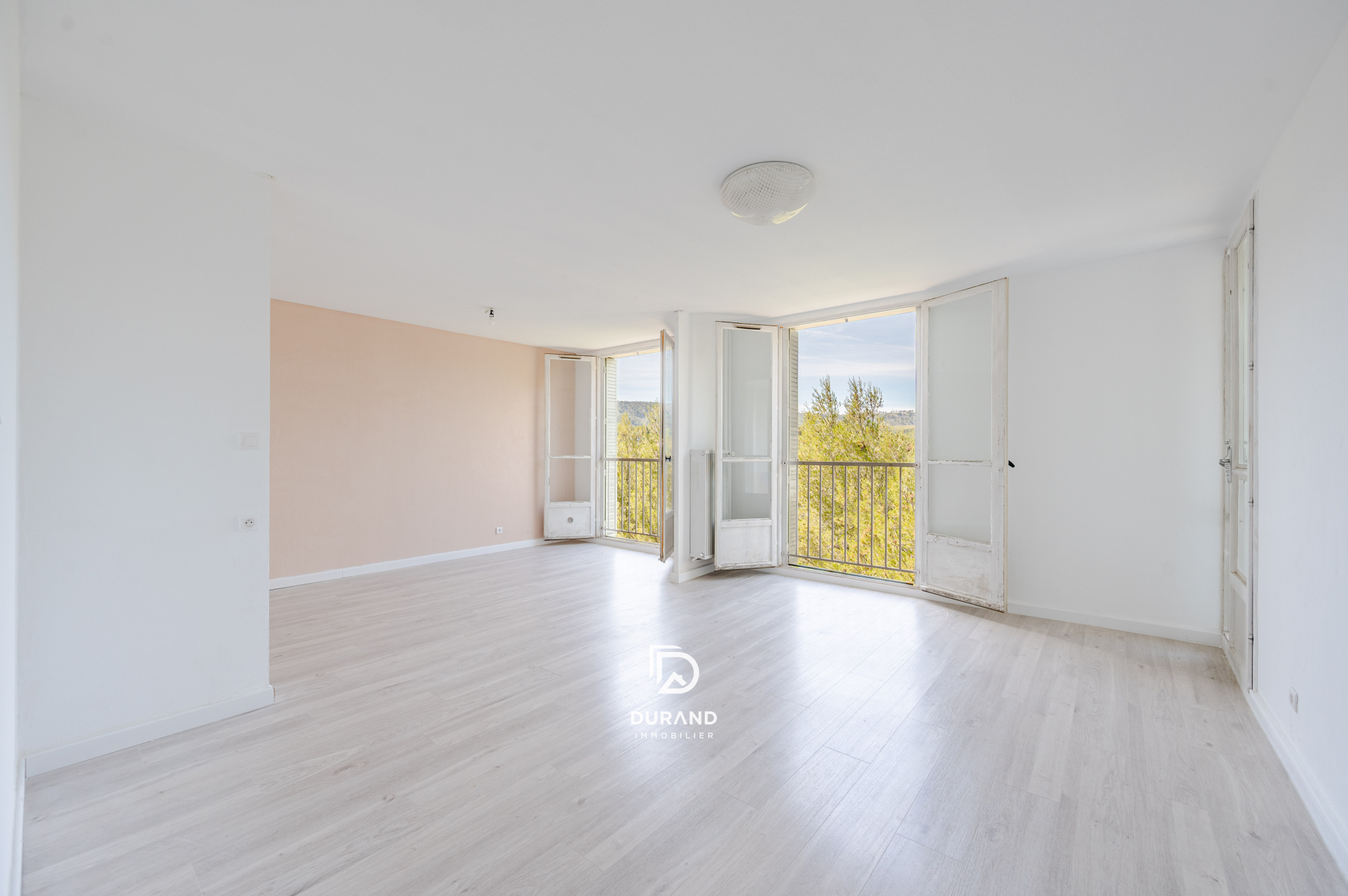 APPARTEMENT - TERRASSES - LES CAUSSETTES - 13400 AUBAGNE