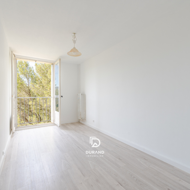 APPARTEMENT - TERRASSES - LES CAUSSETTES - 13400 AUBAGNE