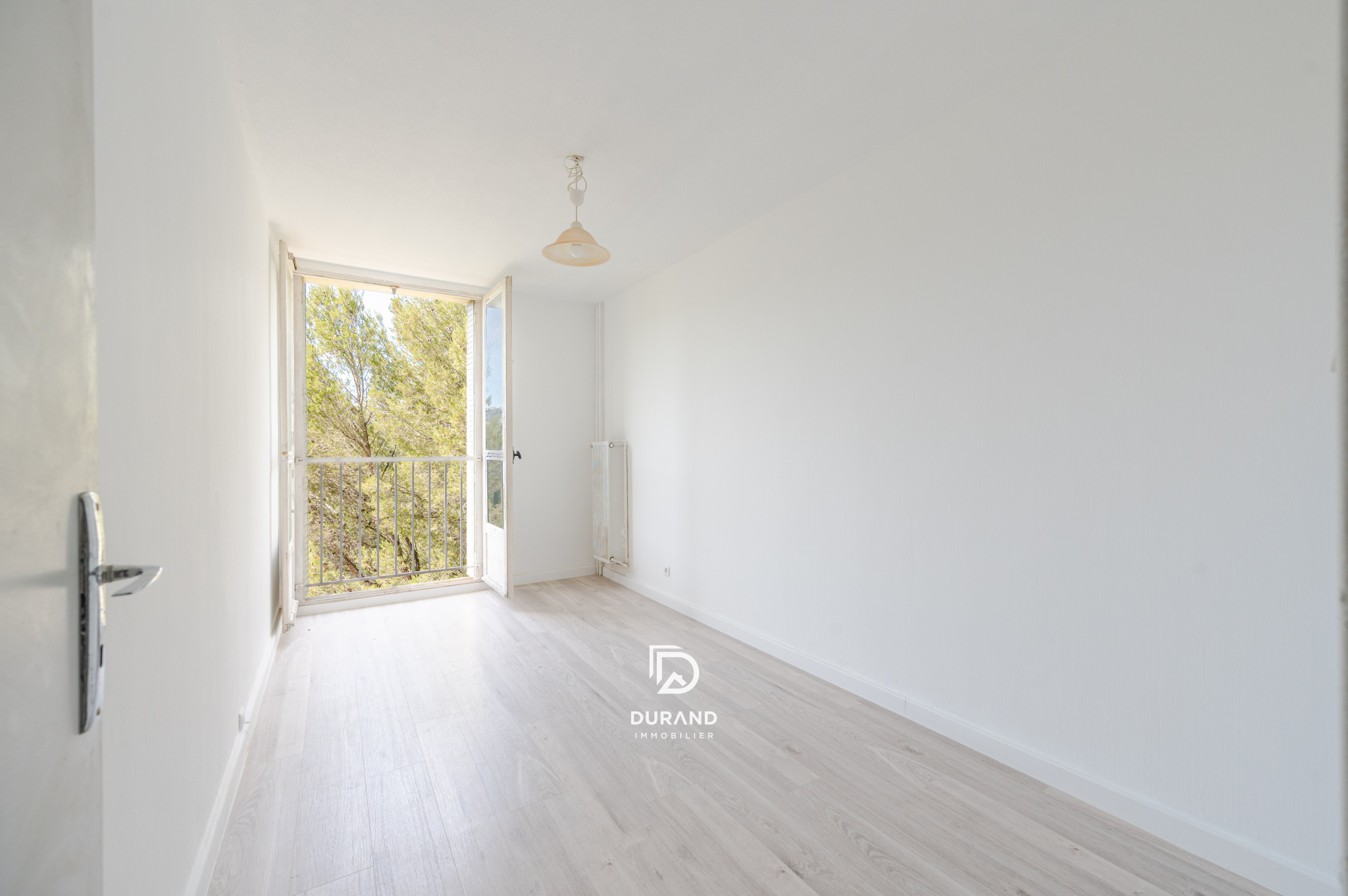 APPARTEMENT - TERRASSES - LES CAUSSETTES - 13400 AUBAGNE