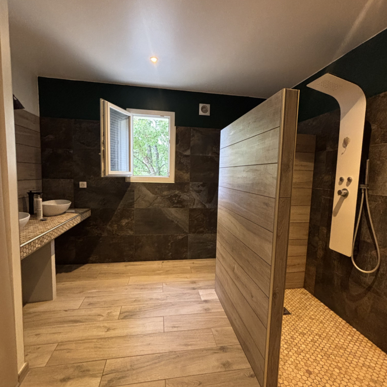 MAISON - JARDIN - 04500 - MONTAGNAC-MONTPEZAT