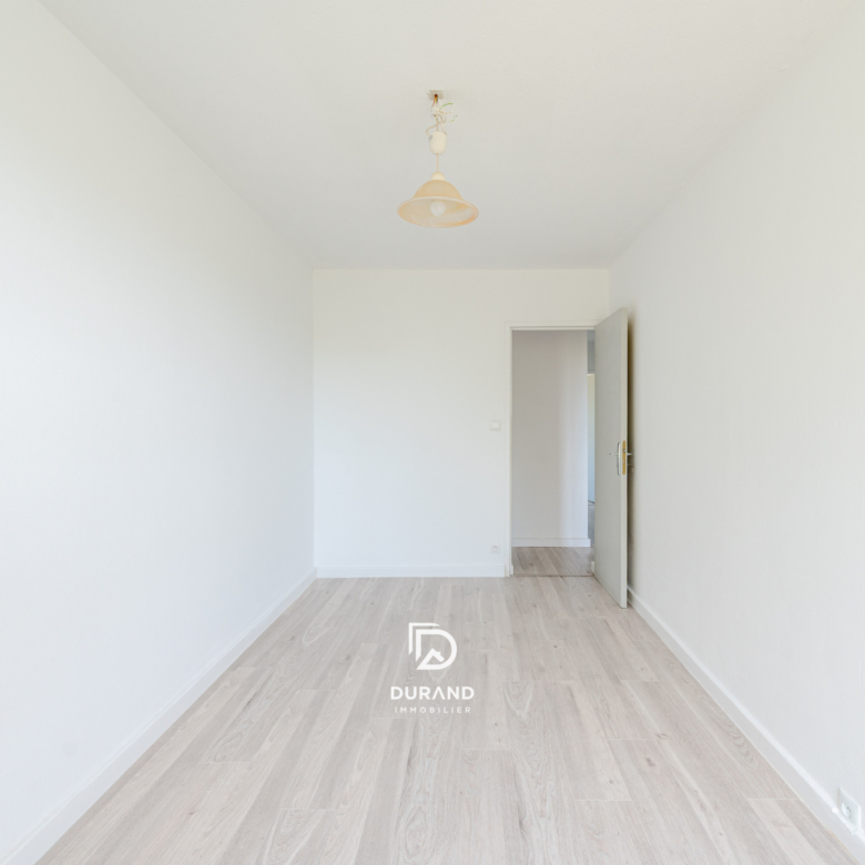 APPARTEMENT - TERRASSES - LES CAUSSETTES - 13400 AUBAGNE