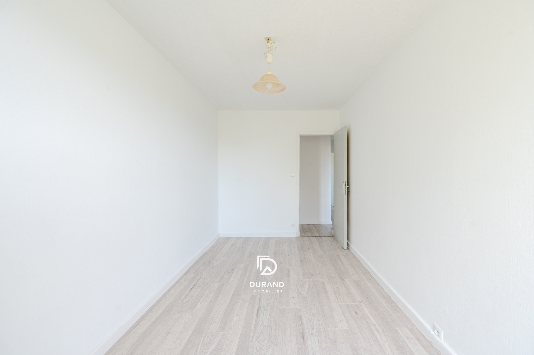 APPARTEMENT - TERRASSES - LES CAUSSETTES - 13400 AUBAGNE