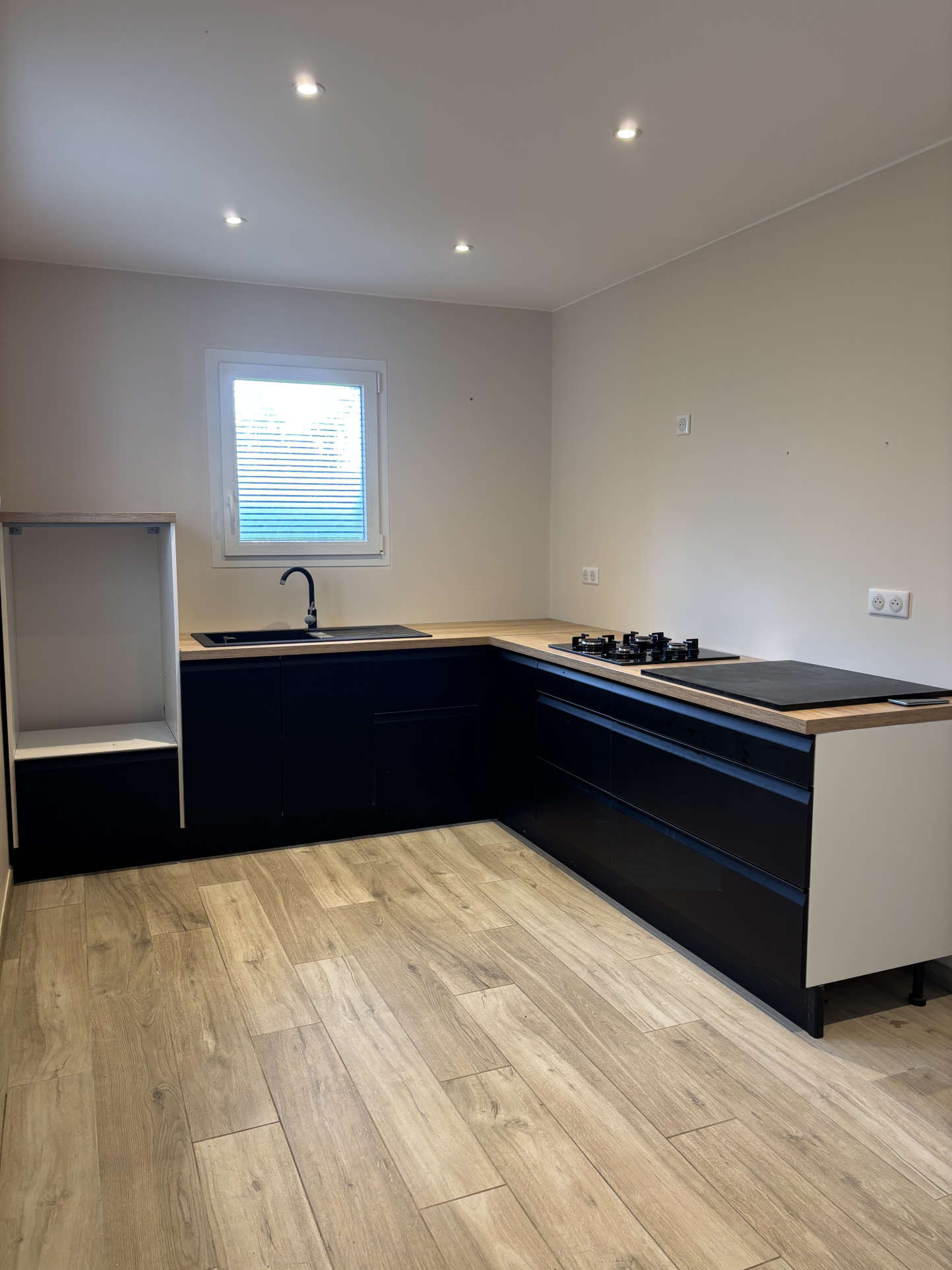 MAISON - JARDIN - 04500 - MONTAGNAC-MONTPEZAT