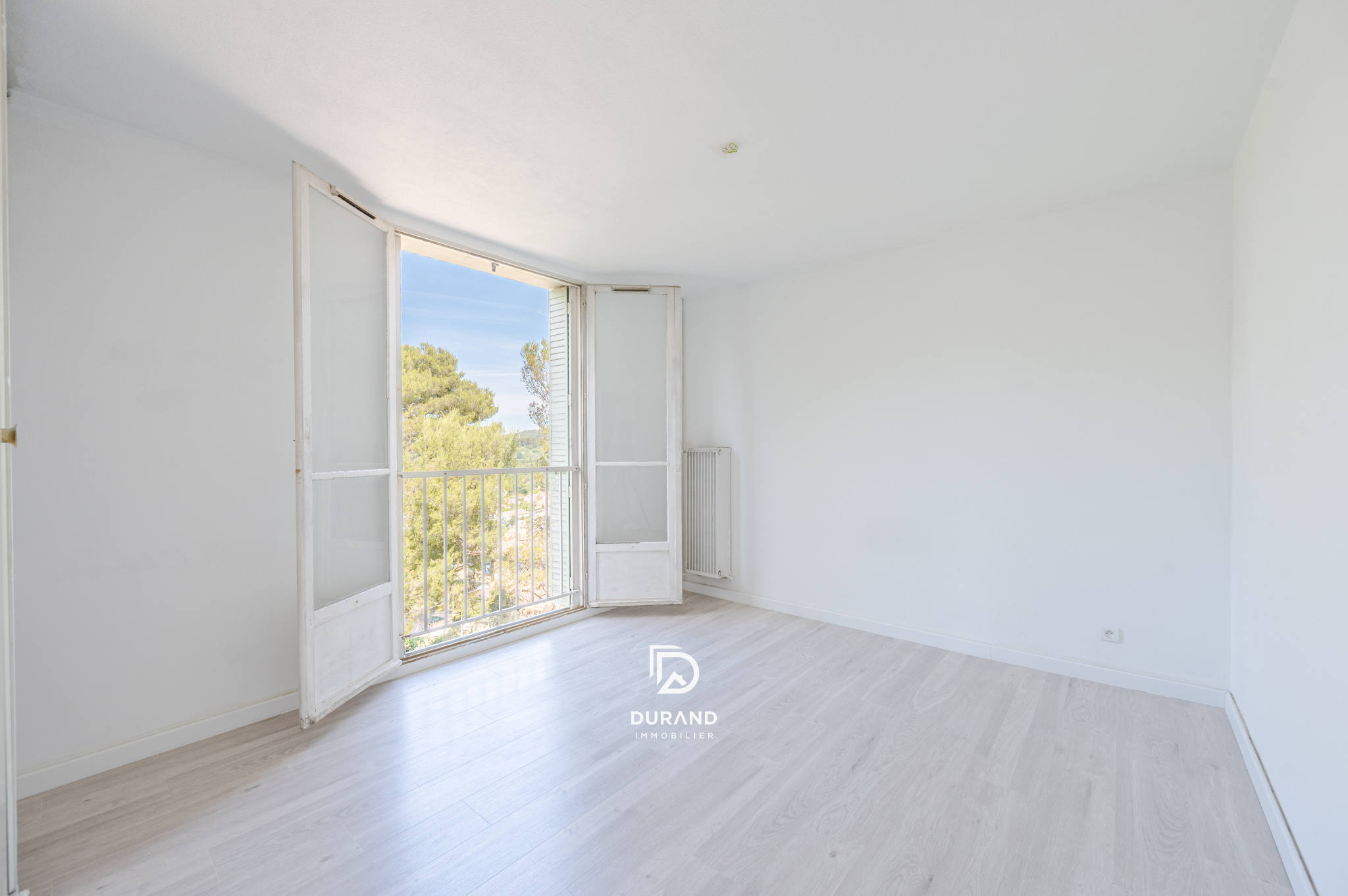 APPARTEMENT - TERRASSES - LES CAUSSETTES - 13400 AUBAGNE