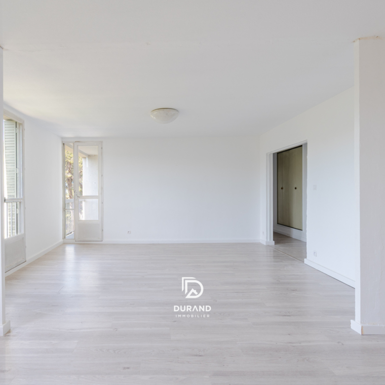 APPARTEMENT - TERRASSES - LES CAUSSETTES - 13400 AUBAGNE