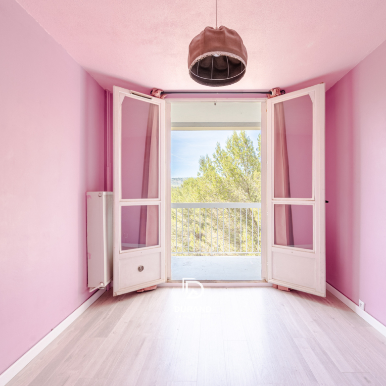 APPARTEMENT - TERRASSES - LES CAUSSETTES - 13400 AUBAGNE