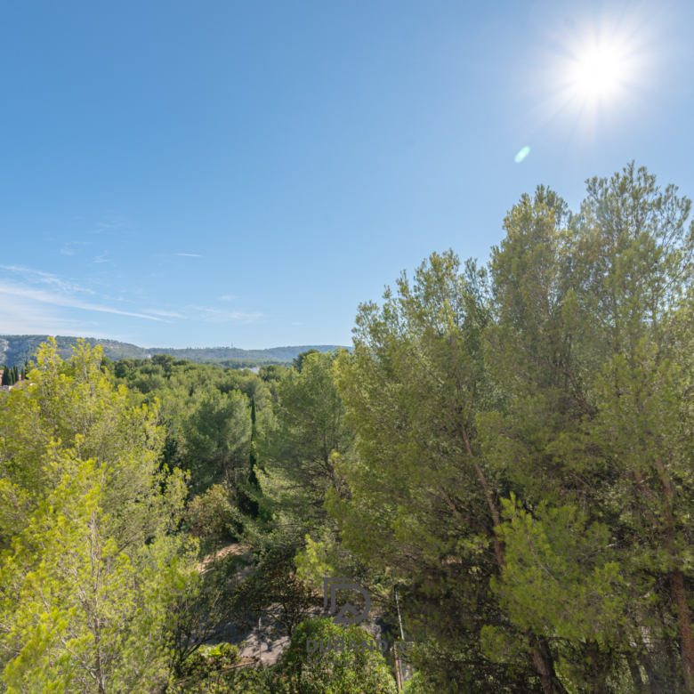 APPARTEMENT - TERRASSES - LES CAUSSETTES - 13400 AUBAGNE