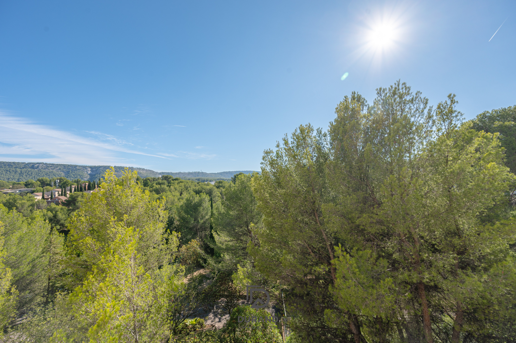 APPARTEMENT - TERRASSES - LES CAUSSETTES - 13400 AUBAGNE