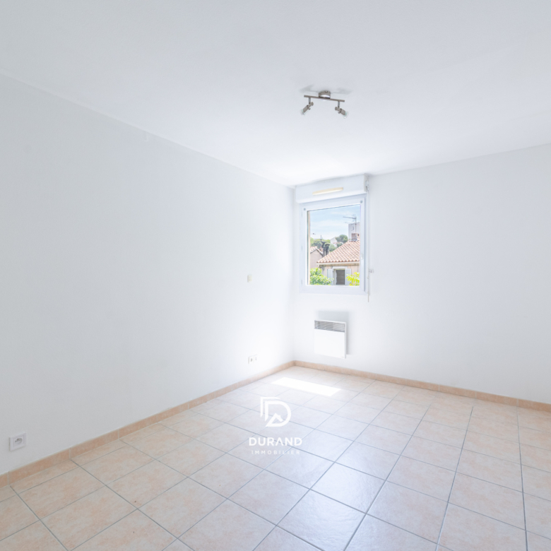 APPARTEMENT - GARAGE- LA ROSE 13003