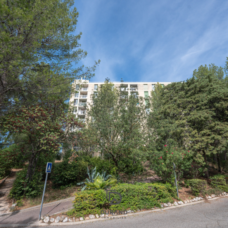 APPARTEMENT - TERRASSES - LES CAUSSETTES - 13400 AUBAGNE