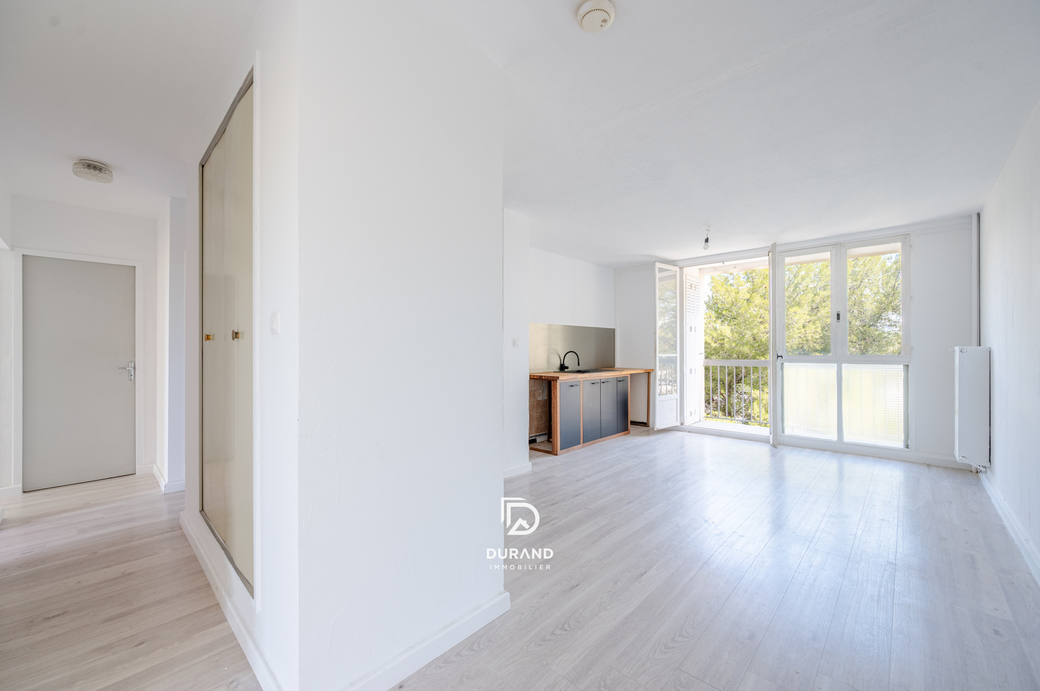 APPARTEMENT - TERRASSES - LES CAUSSETTES - 13400 AUBAGNE