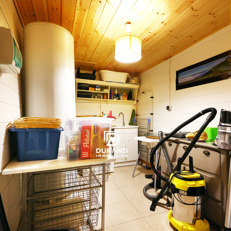 RARE À LA VENTE   UN VÉRITABLE ESPRIT DE MAISON DE FAMILLE