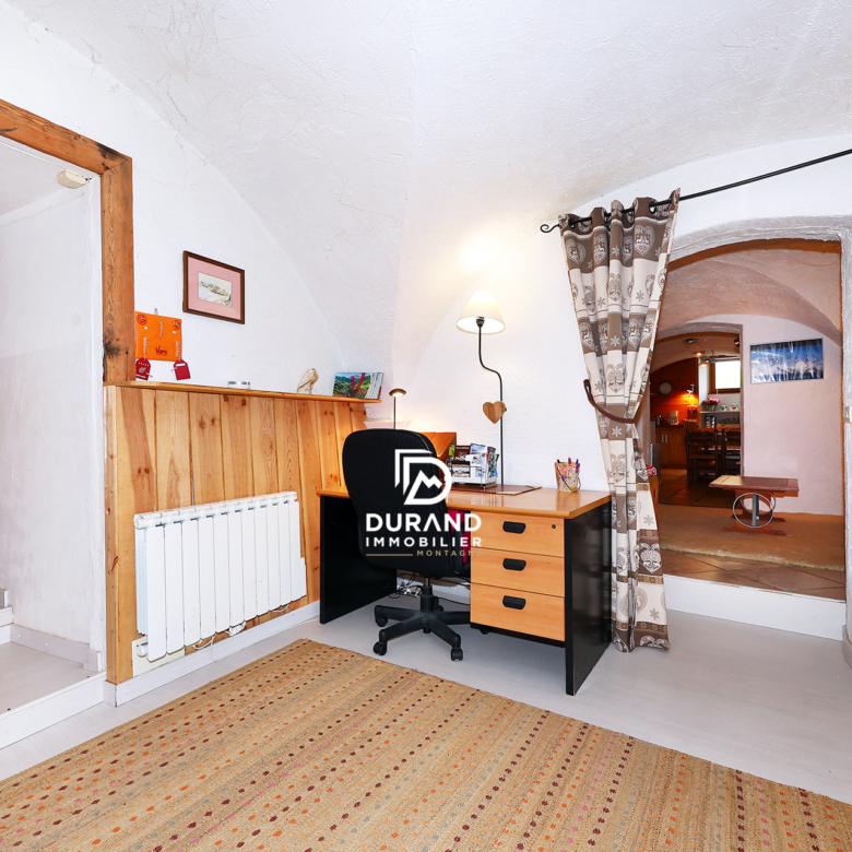 RARE À LA VENTE   UN VÉRITABLE ESPRIT DE MAISON DE FAMILLE