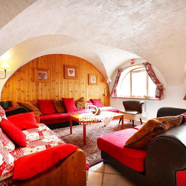 RARE À LA VENTE   UN VÉRITABLE ESPRIT DE MAISON DE FAMILLE