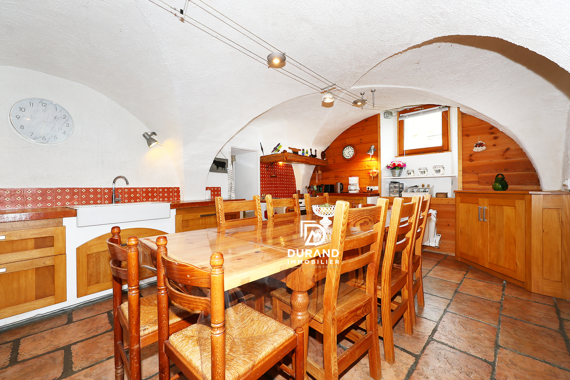 RARE À LA VENTE   UN VÉRITABLE ESPRIT DE MAISON DE FAMILLE