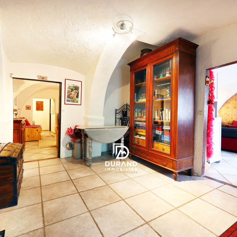 RARE À LA VENTE   UN VÉRITABLE ESPRIT DE MAISON DE FAMILLE