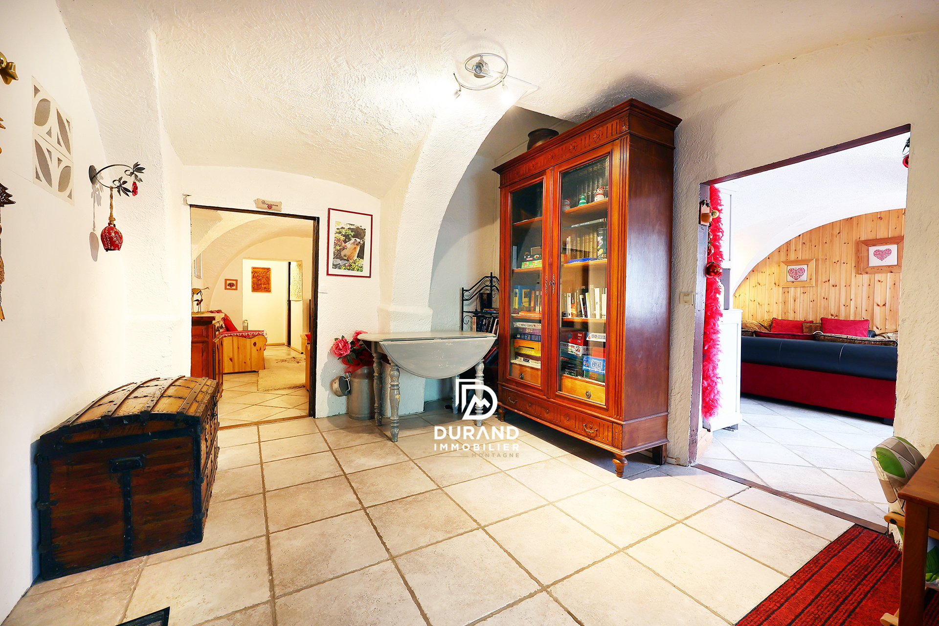RARE À LA VENTE   UN VÉRITABLE ESPRIT DE MAISON DE FAMILLE
