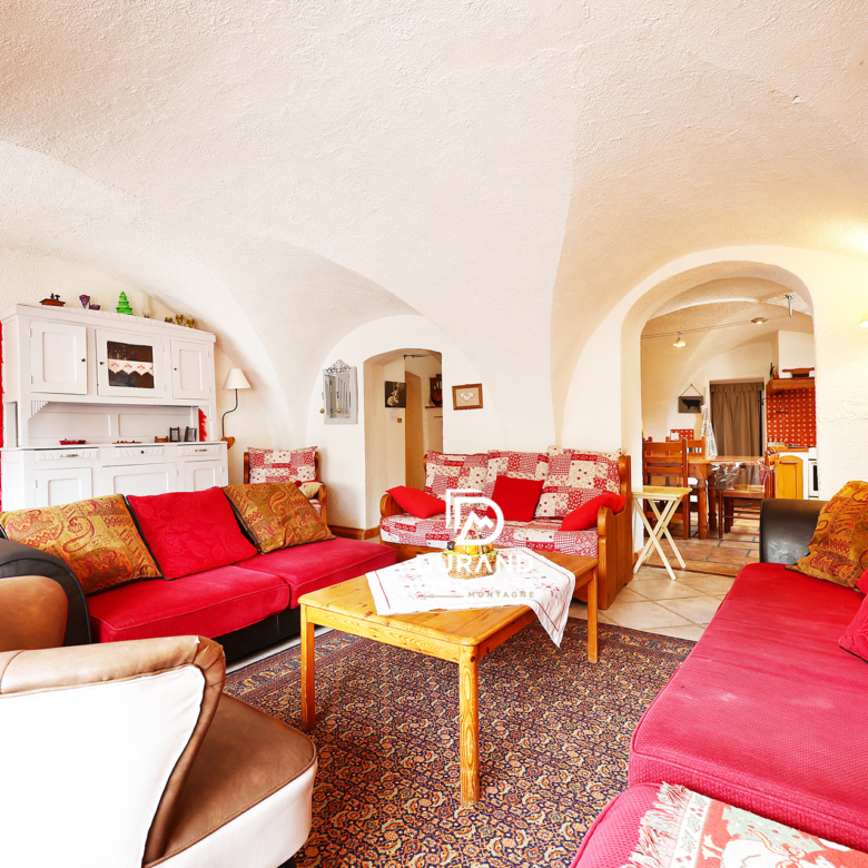 RARE À LA VENTE   UN VÉRITABLE ESPRIT DE MAISON DE FAMILLE