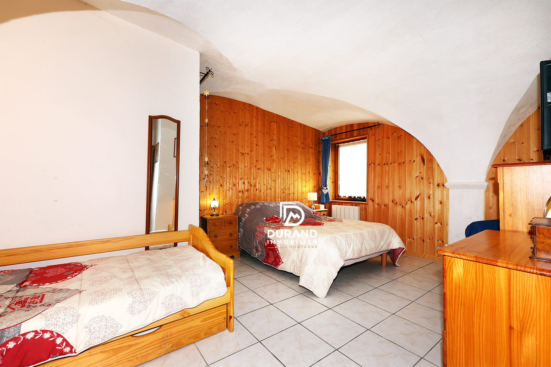 RARE À LA VENTE   UN VÉRITABLE ESPRIT DE MAISON DE FAMILLE