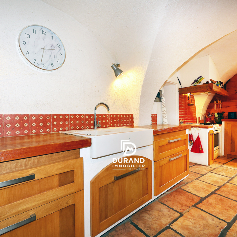RARE À LA VENTE   UN VÉRITABLE ESPRIT DE MAISON DE FAMILLE