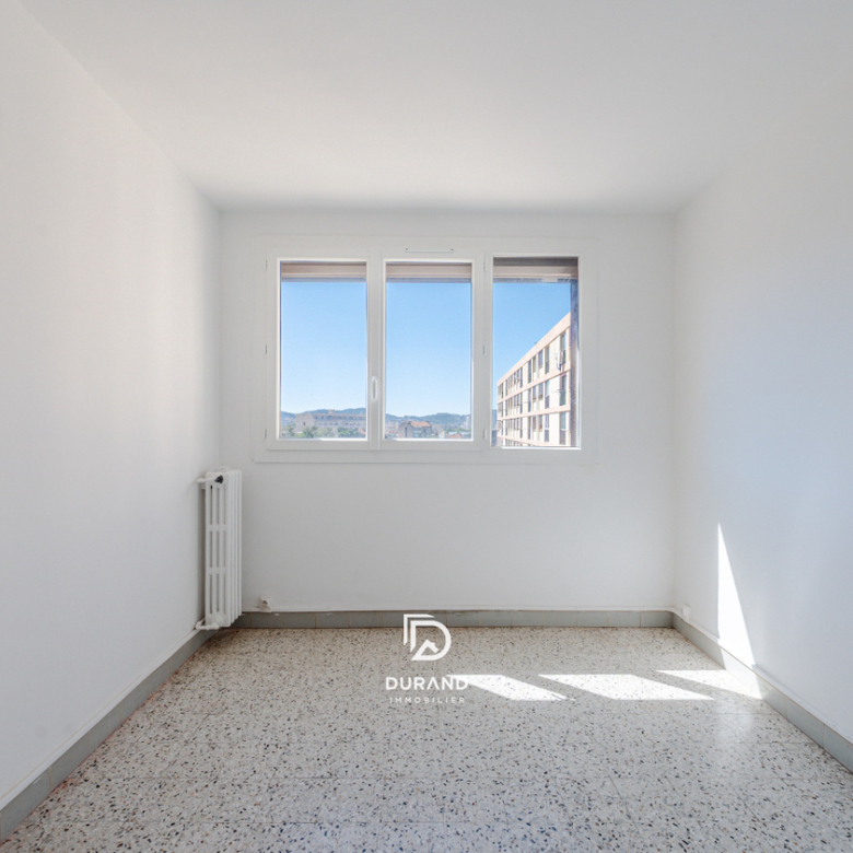 APPARTEMENT - TIMONE - FACULTES MEDECINE -  PHARMACIE- ODONTOLOGIE - 13010 MARSEILLE