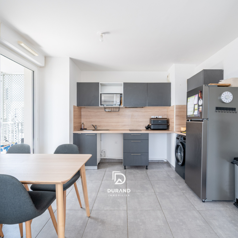 APPARTEMENT - PARKING - TERRASSE - 13010 MARSEILLE