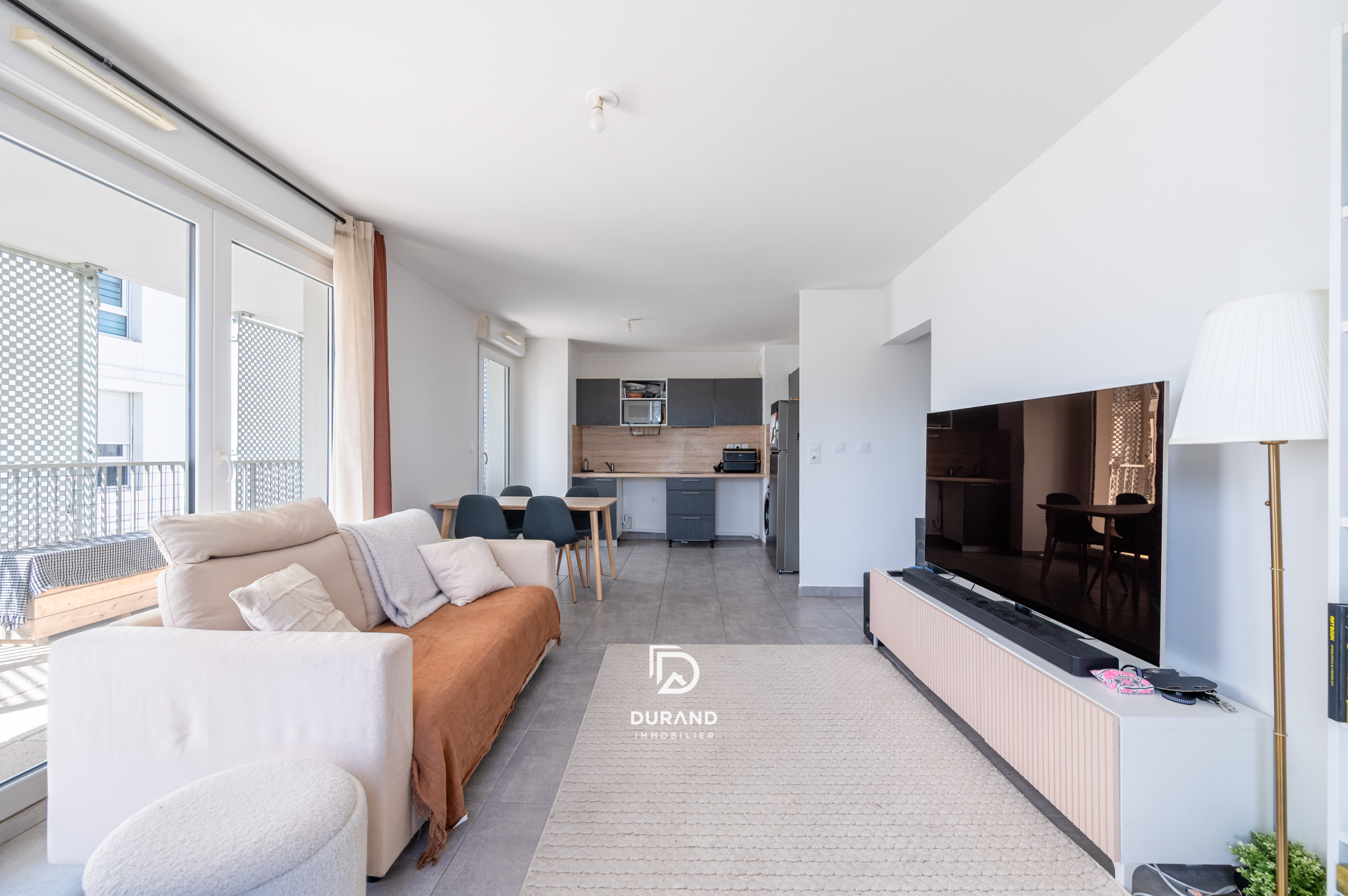 APPARTEMENT - PARKING - TERRASSE - 13010 MARSEILLE
