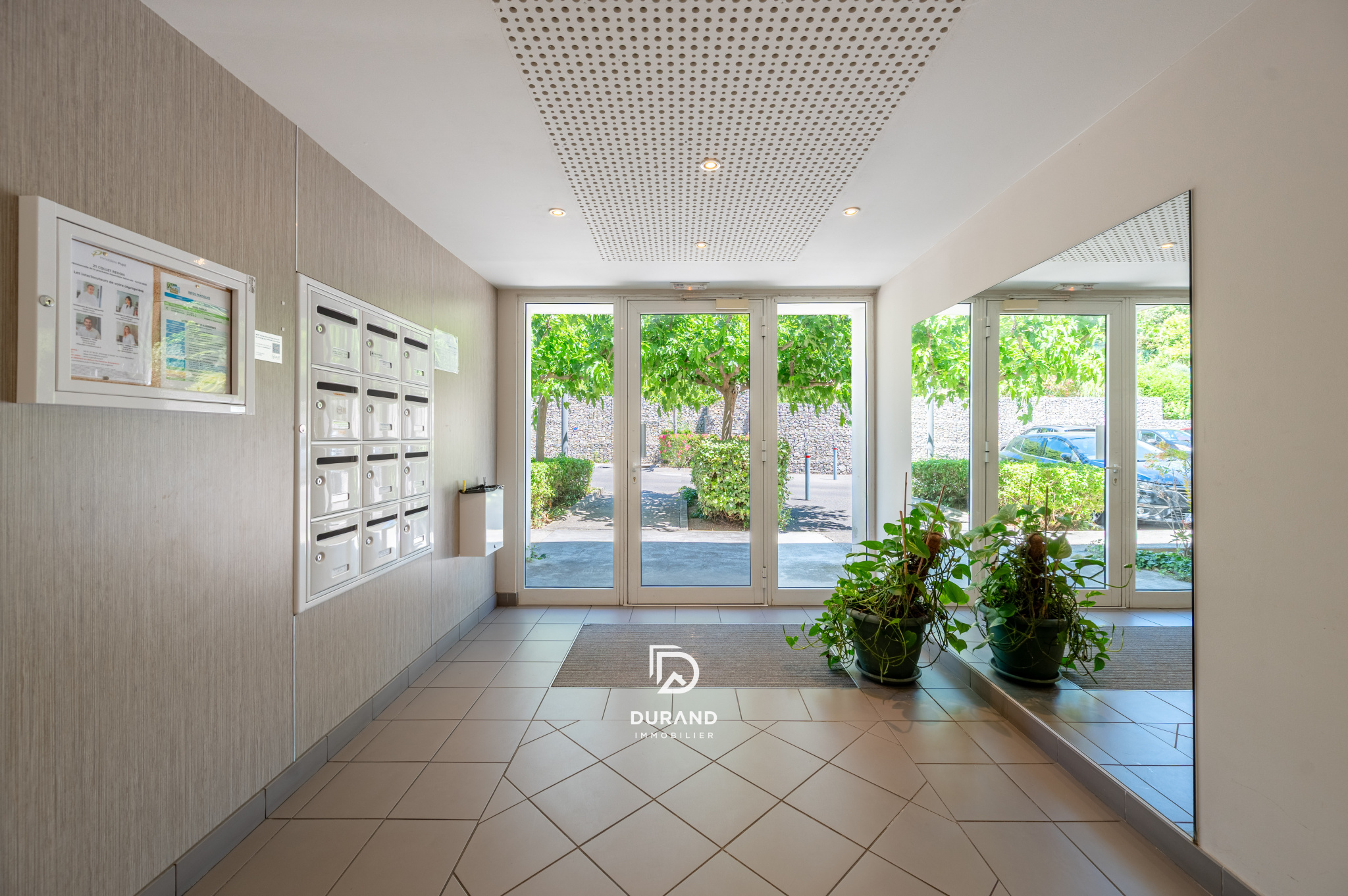 APPARTEMENT - T3 - 65M2 - PISCINE - ST MITRE - 13013 MARSEILLE