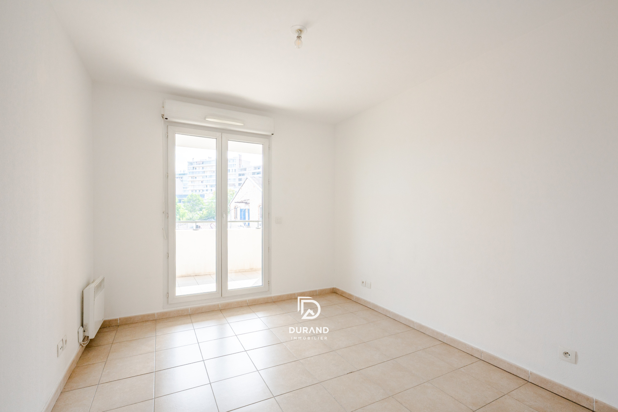 APPARTEMENT - TERRASSES - PARKING -  CHUTES-LAVIE 13004 MARSEILLE