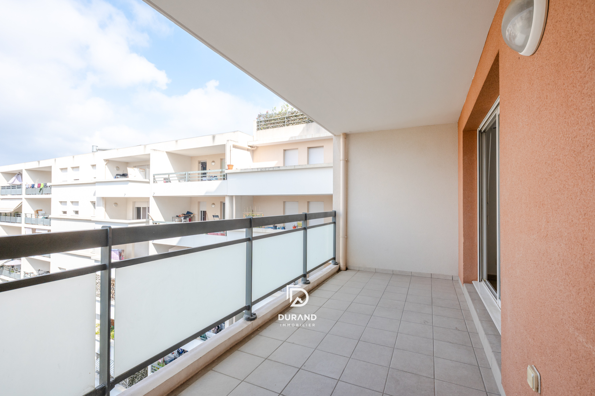 APPARTEMENT - TERRASSES - PARKING -  CHUTES-LAVIE 13004 MARSEILLE