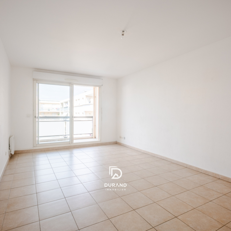 APPARTEMENT - TERRASSES - PARKING -  CHUTES-LAVIE 13004 MARSEILLE
