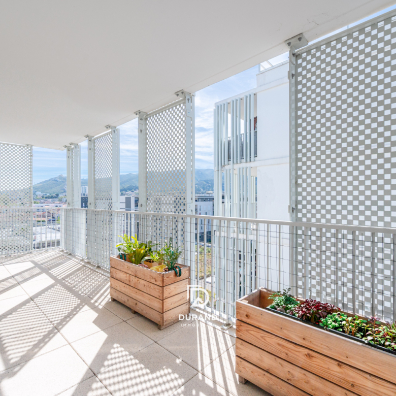 APPARTEMENT - PARKING - TERRASSE - 13010 MARSEILLE