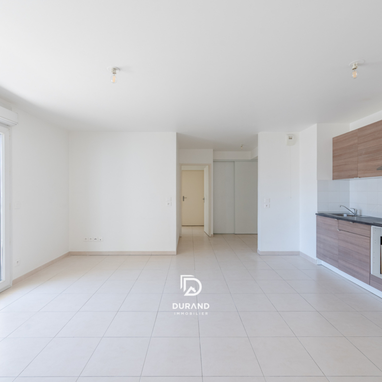 APPARTEMENT - GARAGE - TERRASSE - LE ROUET - 13008 MARSEILLE