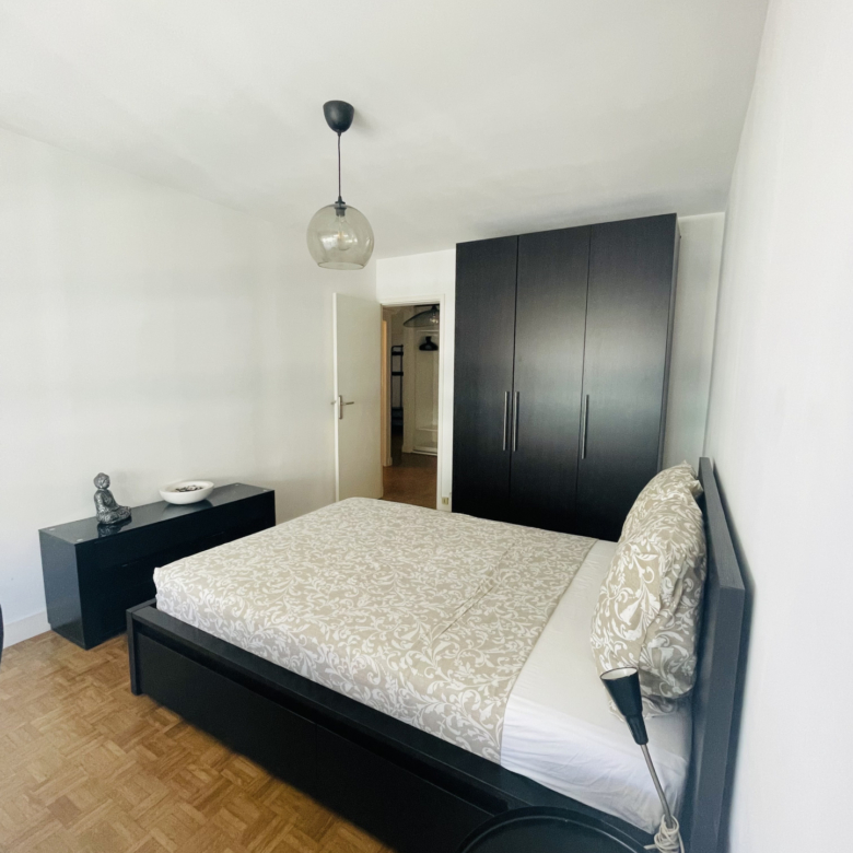 T3/4 meublé - rue Edmond Rostand - Quartier Perier Prado - 13006