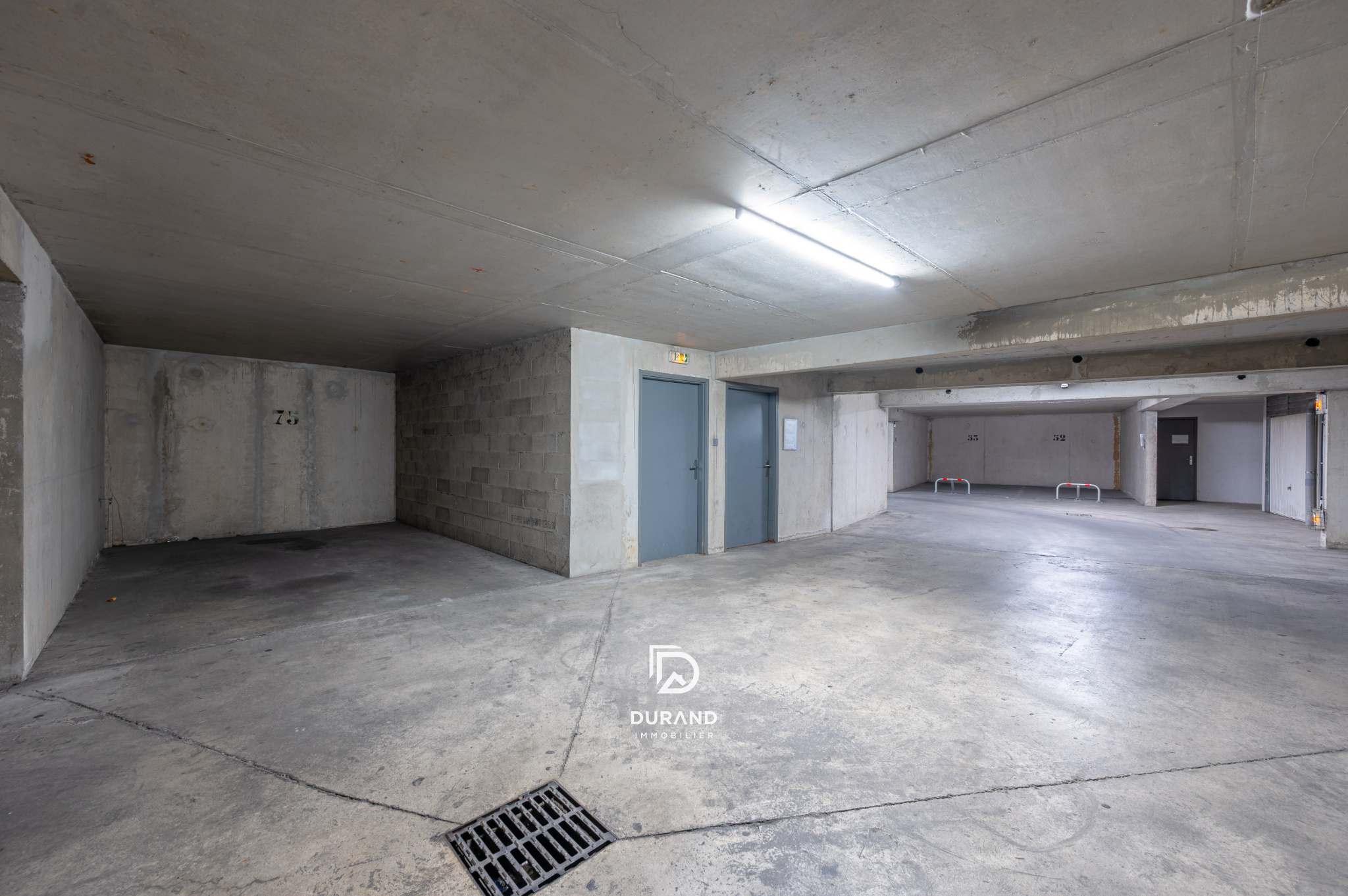PARKING - 13014 - ST MARTHE