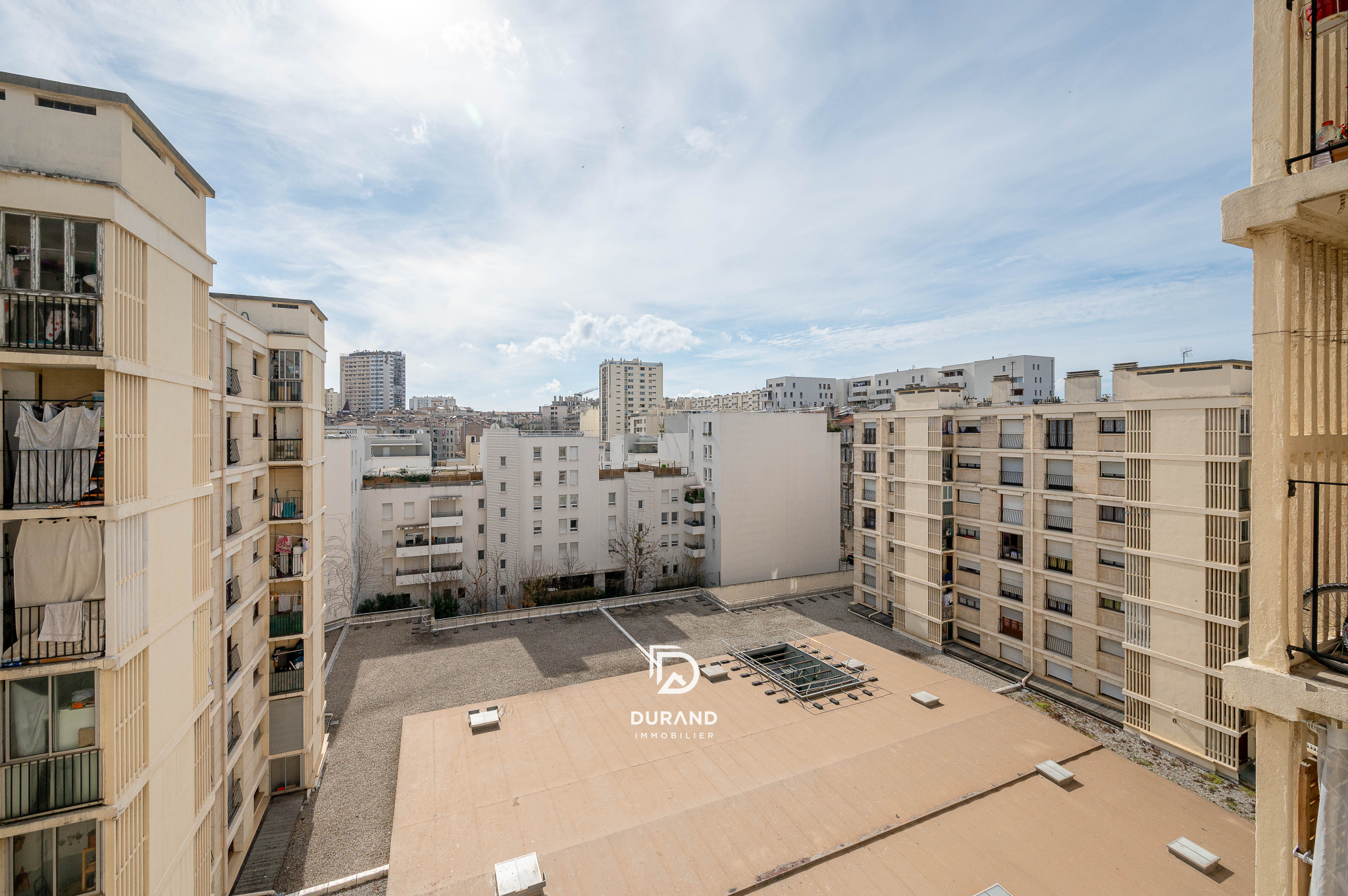 APPARTEMENT - HÔPITAL EUROPEEN - 13003 MARSEILLE