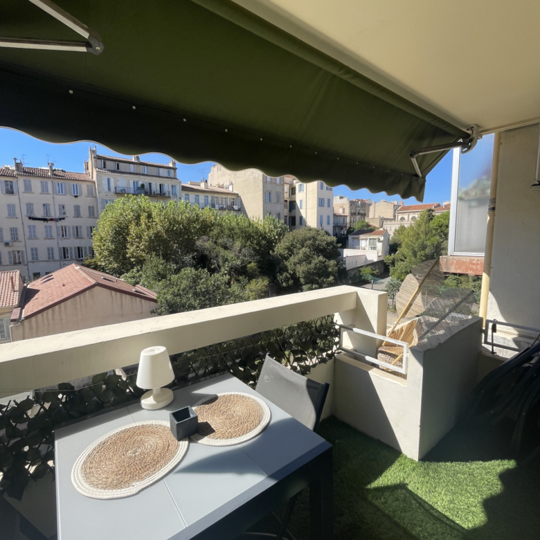 T3/4 meublé - rue Edmond Rostand - Quartier Perier Prado - 13006