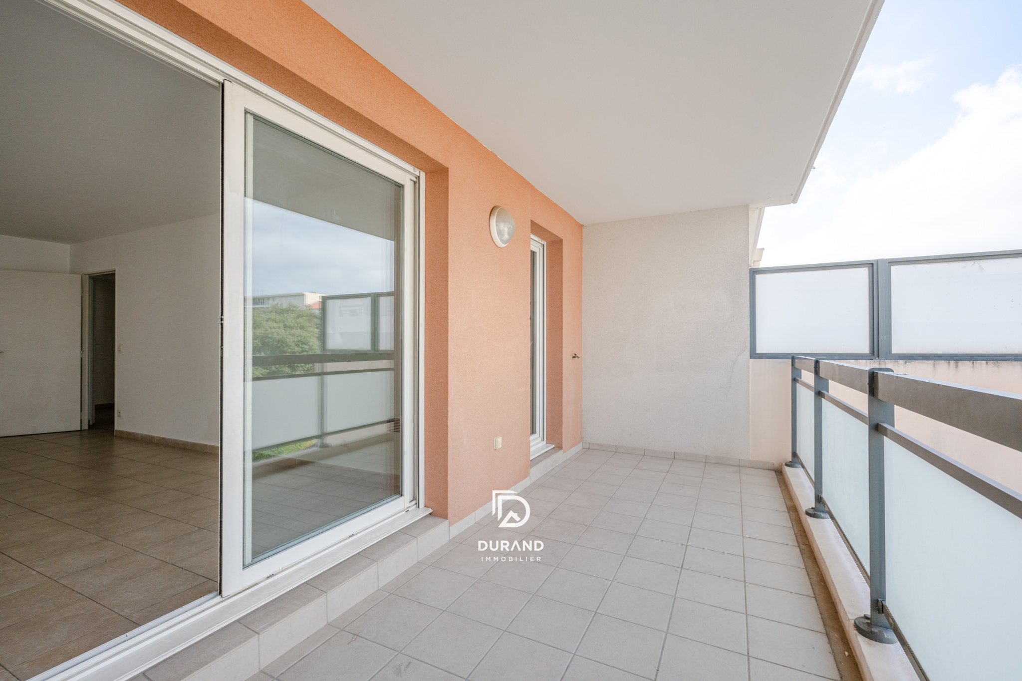 APPARTEMENT - TERRASSES - PARKING -  CHUTES-LAVIE 13004 MARSEILLE
