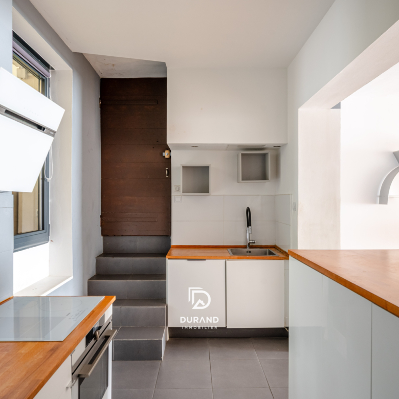APPARTEMENT - INDUSTRIEL - VAUBAN - 13006 MARSEILLE